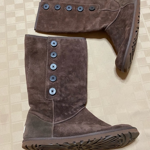 EUC UGG Australia Button Fold Over Tall Brown Suede Boots LoPro 3387 Womens Sz 9 - Picture 1 of 7